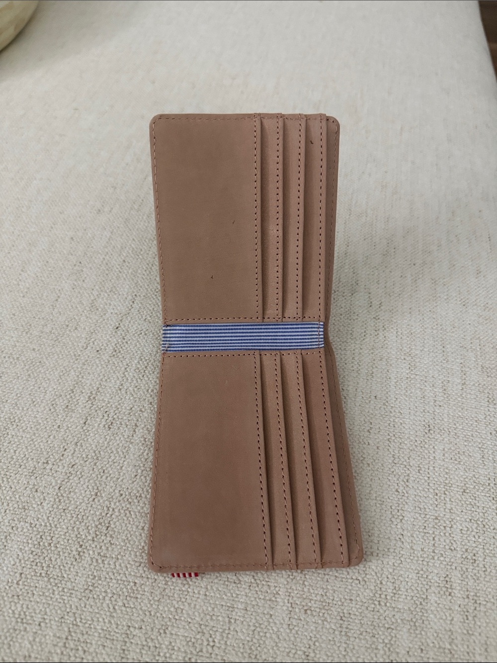 Herschel Supply Company blush leather bifold wallet - Picture 3 of 3